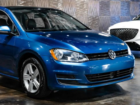 Used 2017 Volkswagen Golf Wolfsburg Edition FWD image 7