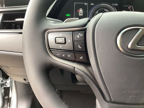 New 2025 Lexus ES 300h F Sport image 20