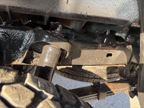 Used 2017 Toyota Tacoma SR5 w/ SR5 Appearance Package (SM) image 11