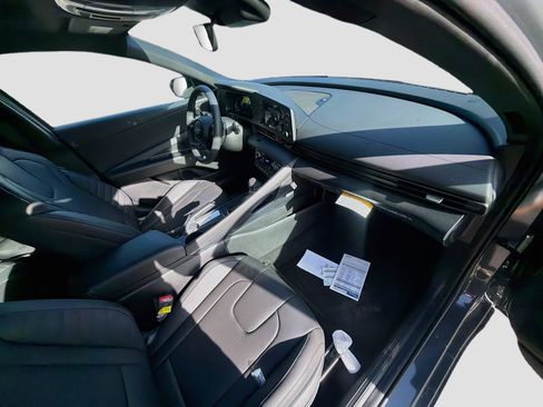 New 2026 Hyundai Elantra SEL Sport FWD image 21