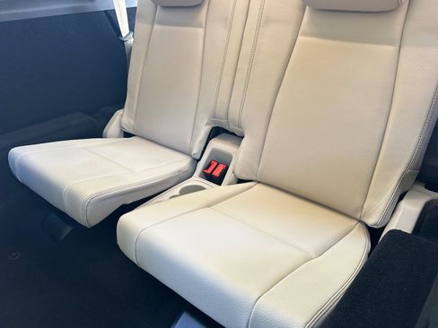 Certified 2024 Mercedes-Benz GLE 450 4MATIC image 25