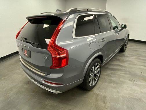 Used 2017 Volvo XC90 T6 Momentum w/ Vision Package AWD/4WD image 7