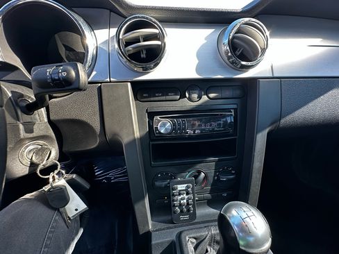 Used 2005 Ford Mustang Coupe image 54