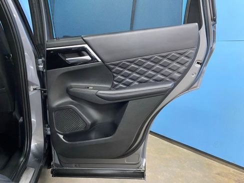 Used 2023 Mitsubishi Outlander SEL image 50