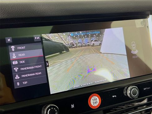 New 2026 Porsche Macan image 17