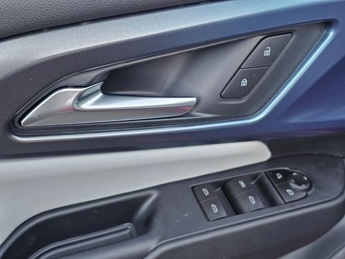 New 2026 Chevrolet Equinox EV LT image 29