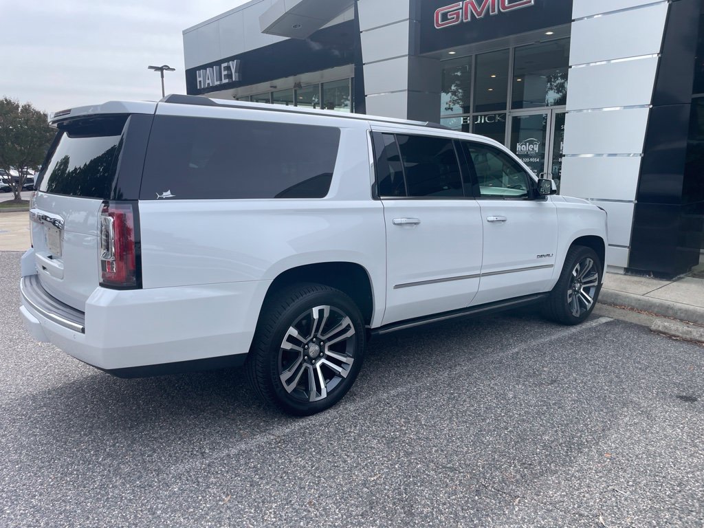 Used 2020 GMC Yukon XL Denali w/ Denali Ultimate Package AWD/4WD image 3