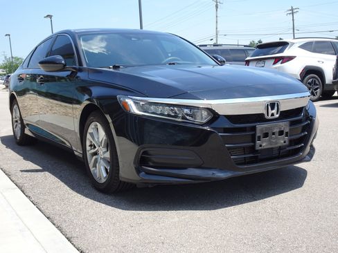 Used 2019 Honda Accord LX image 6