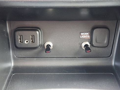 Used 2022 Chevrolet Colorado LT w/ Fleet Safety Package RWD image 22