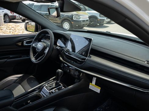 New 2026 Jeep Compass Latitude AWD/4WD image 21