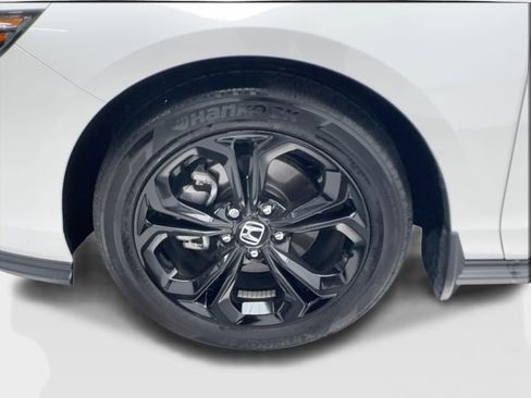 Used 2025 Honda Accord SE image 12