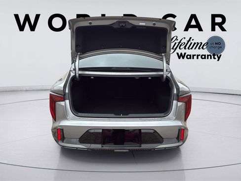 New 2025 Kia K4 GT-Line image 9