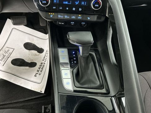 Used 2023 Hyundai Elantra SEL w/ Convenience Package FWD image 18