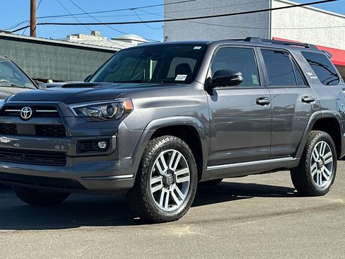 Used 2022 Toyota 4Runner TRD Sport AWD/4WD image 8
