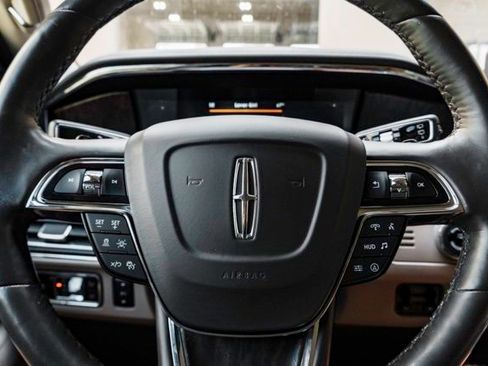 Used 2022 Lincoln Navigator Reserve image 11