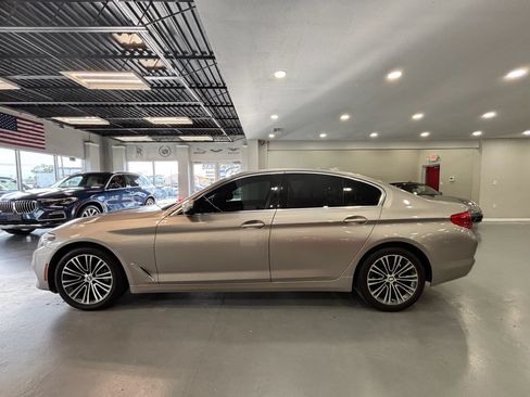 Used 2019 BMW 530i w/ Convenience Package RWD image 4