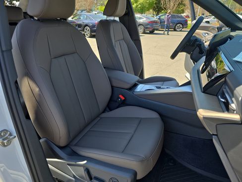 Used 2025 Audi Q5 Premium AWD/4WD image 10