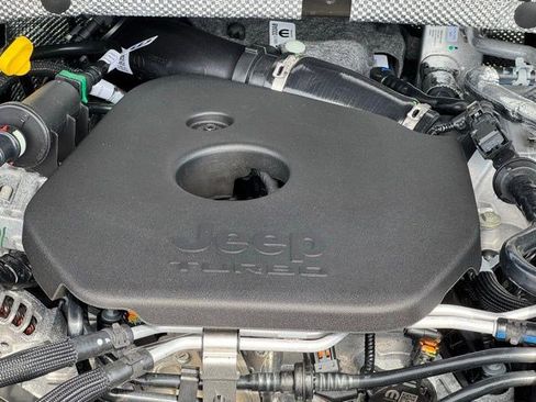 New 2026 Jeep Grand Cherokee Limited w/ Luxury Tech Group II image 42