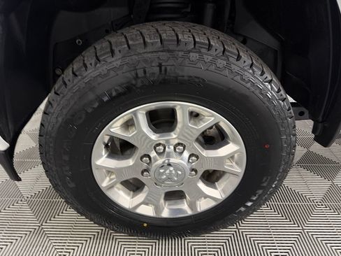 Used 2024 RAM 2500 Laramie AWD/4WD image 12