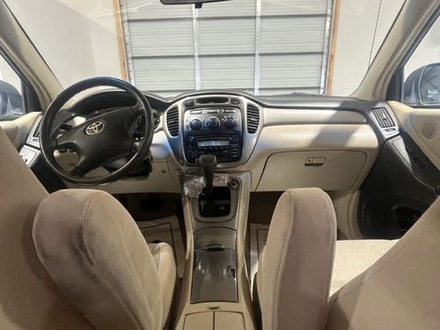 Used 2003 Toyota Highlander Limited image 10