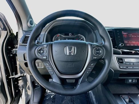 Used 2023 Honda Ridgeline Sport image 11