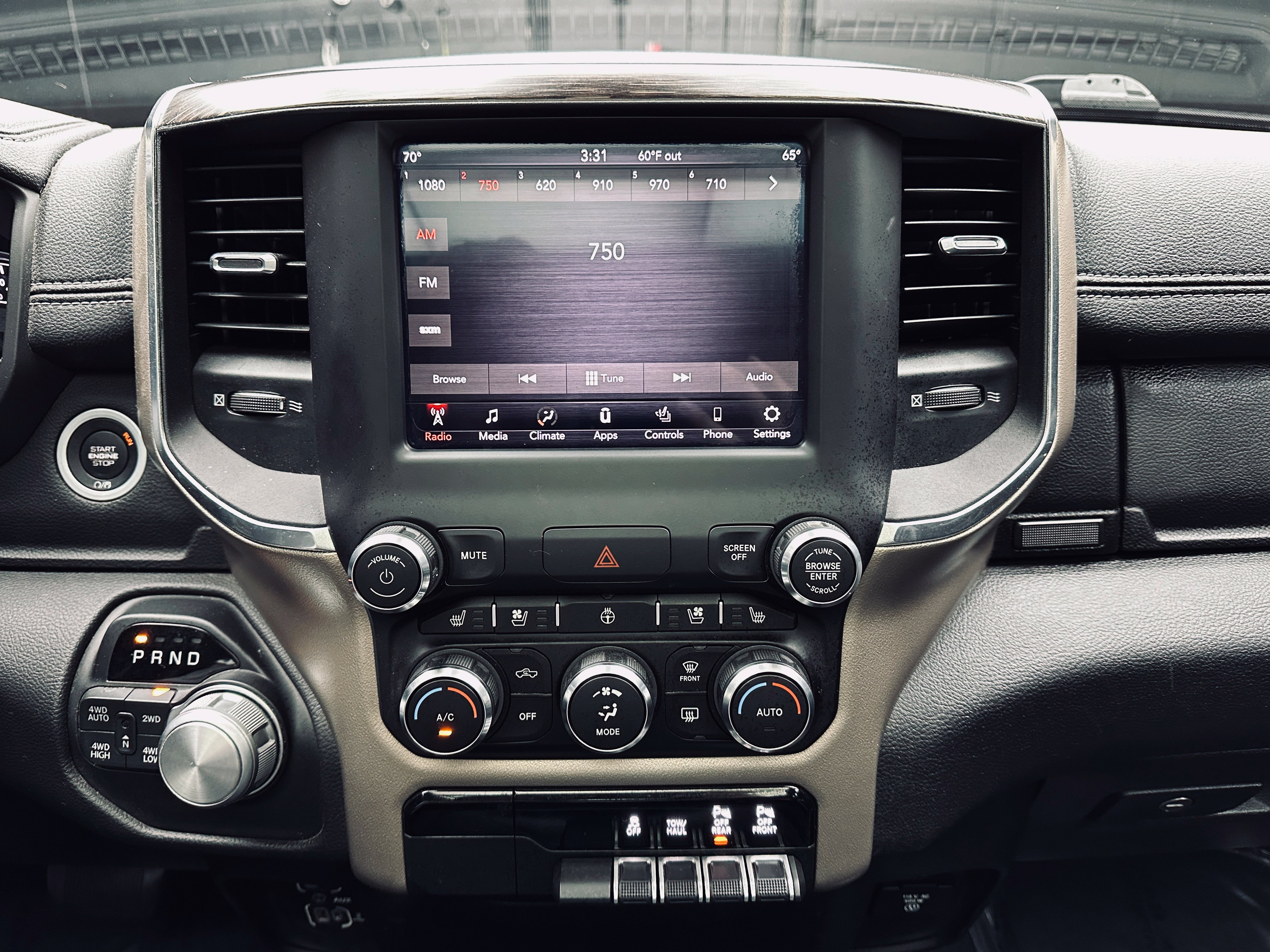 Used 2019 RAM 1500 Laramie AWD/4WD image 29