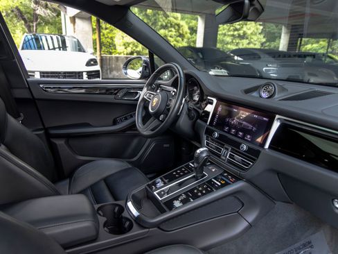 Certified 2022 Porsche Macan S AWD/4WD image 58