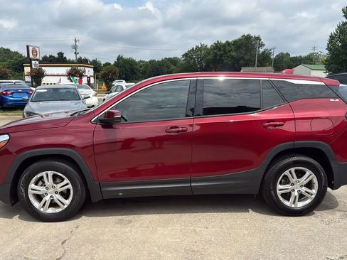 Used 2019 GMC Terrain SLE FWD image 2