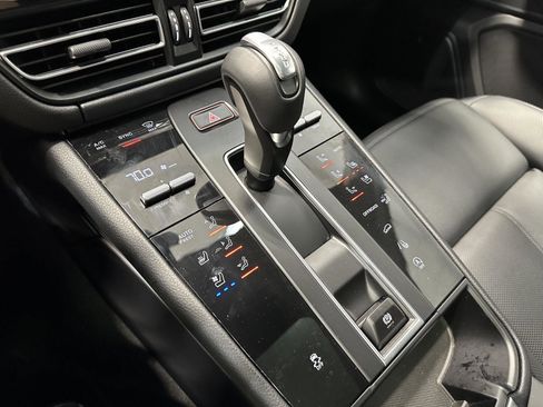 Certified 2026 Porsche Macan image 31