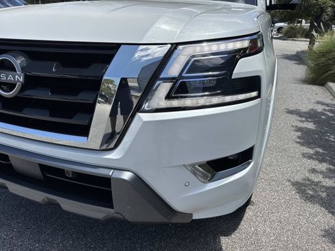 Used 2022 Nissan Armada Platinum w/ Captain's Chairs Package RWD image 9