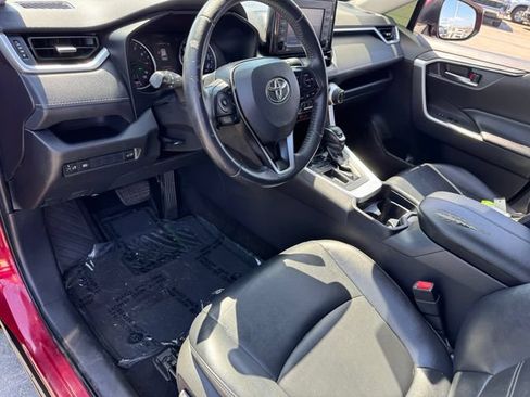 Used 2021 Toyota RAV4 XLE Premium w/ Carpet Mat Package (TMS) FWD image 13