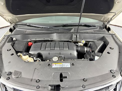 Used 2017 Chevrolet Traverse LT image 29