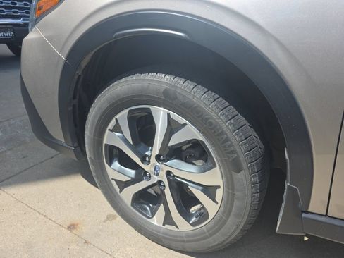 Used 2020 Subaru Outback Limited w/ Popular Package #2 AWD/4WD image 7