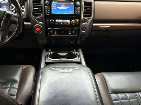 Used 2017 Nissan Titan Platinum Reserve image 30