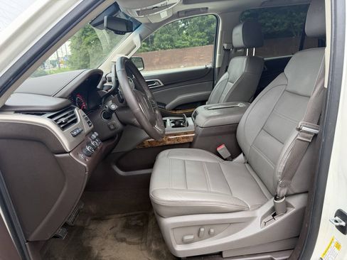 Used 2015 GMC Yukon Denali w/ Premium Package AWD/4WD image 4