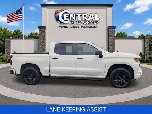 Used 2023 Chevrolet Silverado 1500 Custom AWD/4WD image 8