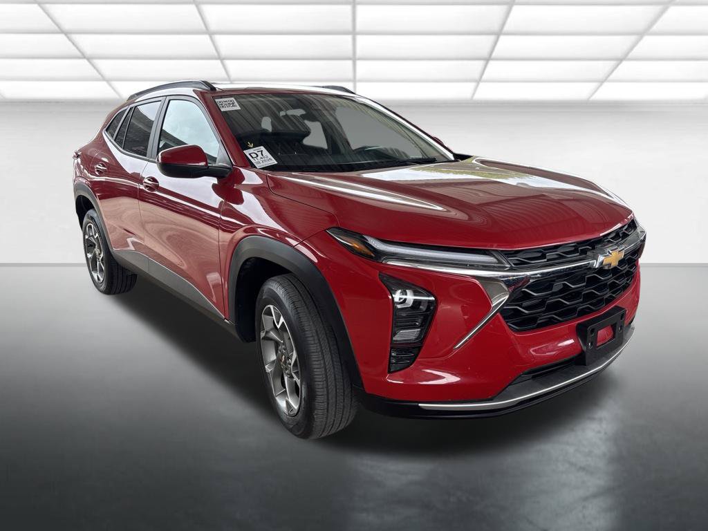 Used 2026 Chevrolet Trax LT FWD image 1