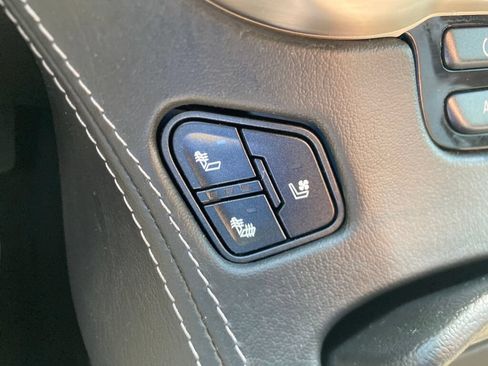 Used 2019 GMC Yukon XL Denali w/ Denali Ultimate Package AWD/4WD image 37