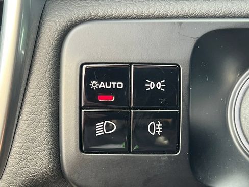 Used 2021 Porsche Cayenne AWD/4WD image 19