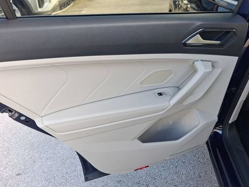 Used 2023 Volkswagen Tiguan SE FWD image 11