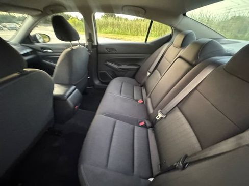 Used 2025 Nissan Altima 2.5 SV FWD image 29