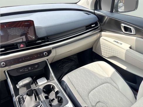 New 2027 Kia Carnival SX w/ Dark Edition Package FWD image 15