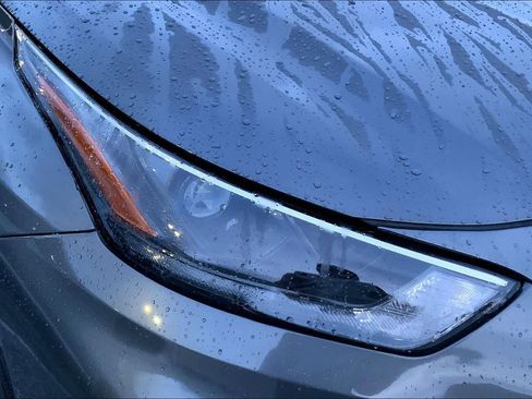 Used 2025 Toyota Highlander XLE FWD image 24