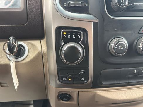 Used 2014 RAM 1500 Classic SLT AWD/4WD image 19