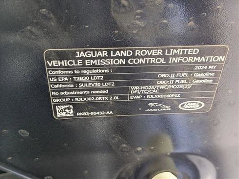 Certified 2024 Jaguar F-PACE R-Dynamic S image 23