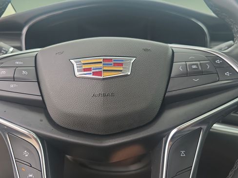 Used 2019 Cadillac XT5 Premium Luxury FWD image 17