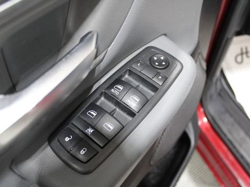 Used 2019 RAM 1500 Big Horn image 15