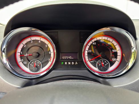 Used 2015 Dodge Grand Caravan American Value Package w/ UConnect Hands-Free Group FWD image 17