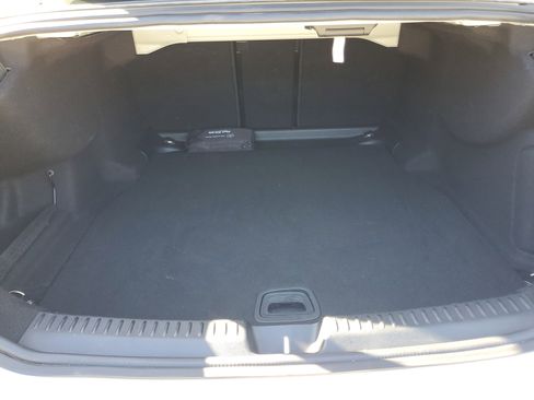 Used 2025 Mercedes-Benz E 350 Sedan image 9