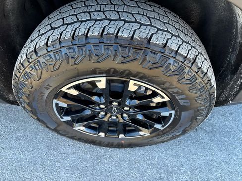 Used 2024 Chevrolet Traverse Z71 image 14